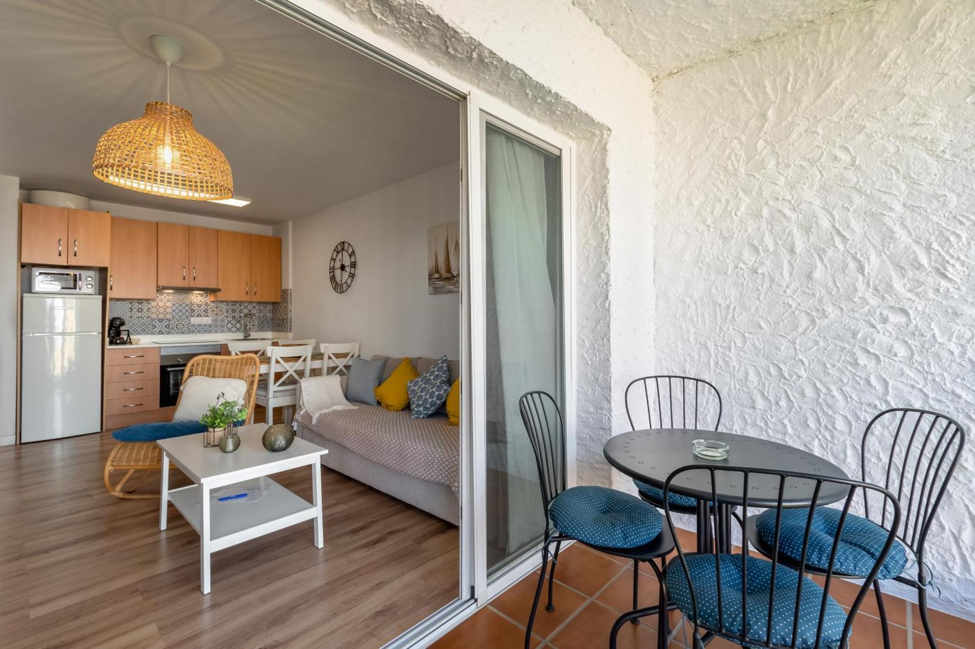Renovated Apartment On Beachside With Pool Nerja Zimmer foto